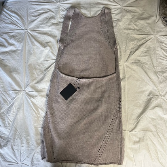 Revolve open back dress - Picture 5 of 6